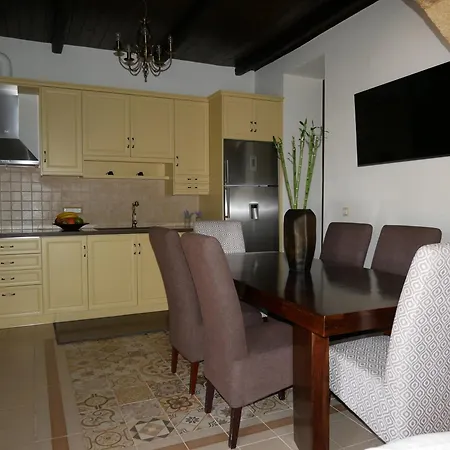 Christina's With Sea View بيت للعطل ذاراتسو